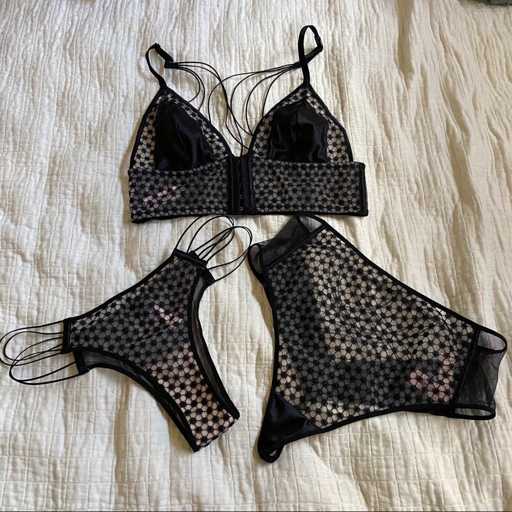 Victoria’s Secret Sexy Satin Set Black (sz S/M)